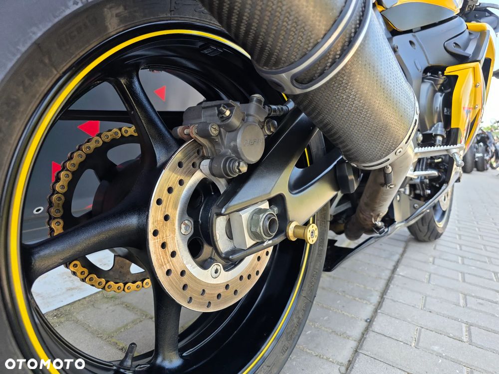 Yamaha R6 - 22