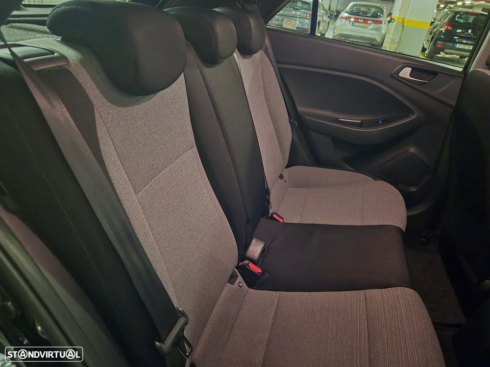 Hyundai i20 1.1 CRDi Blue Access+Bluetooth - 33