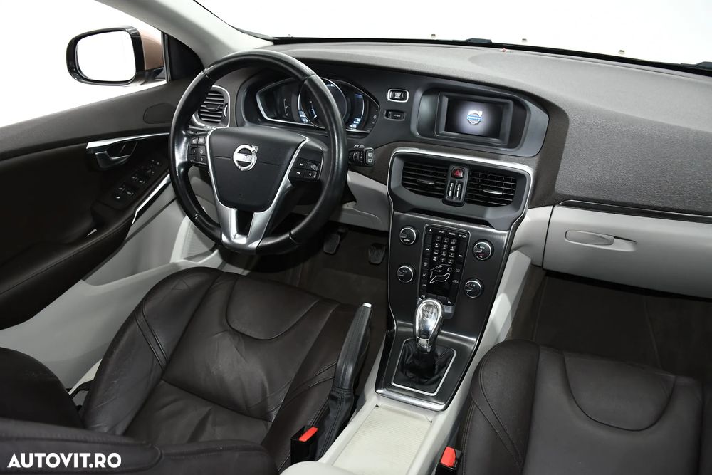 Volvo V40 D2 94g Summum - 5