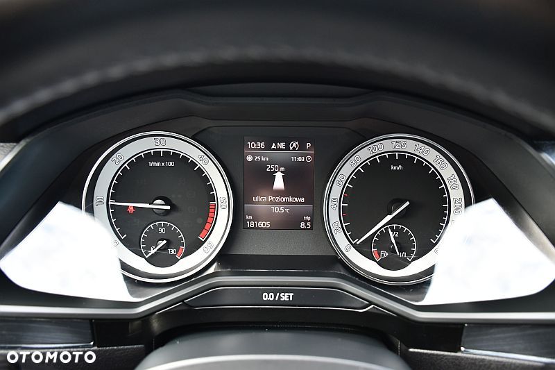 Skoda Superb 2.0 TDI DSG Style - 38