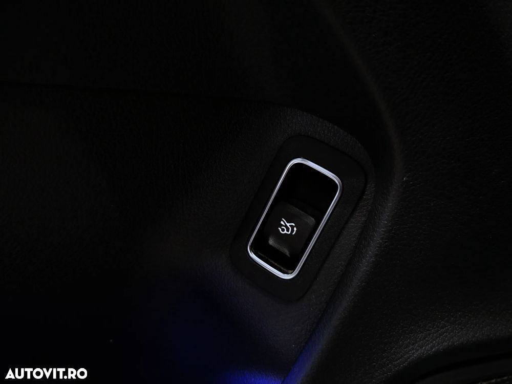 Mercedes-Benz CLA 180 7G-DCT - 25
