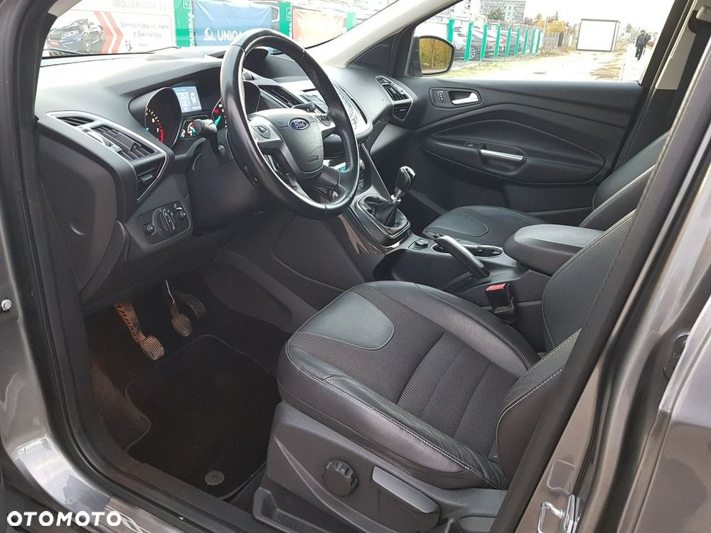 Ford Kuga 1.6 EcoBoost 2x4 Titanium - 10