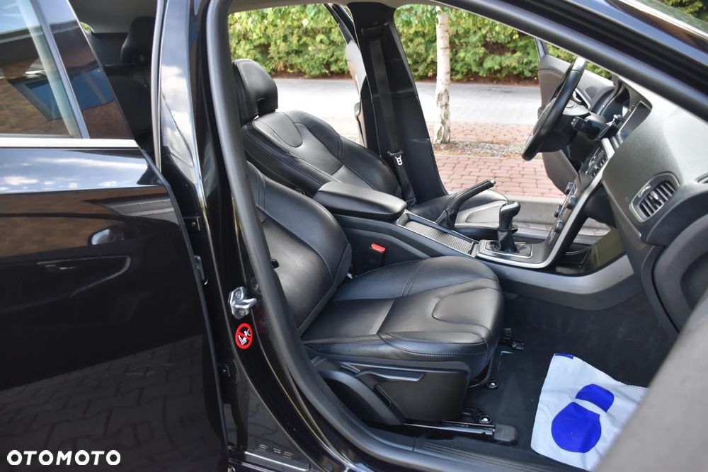 Volvo V40 D2 - 12