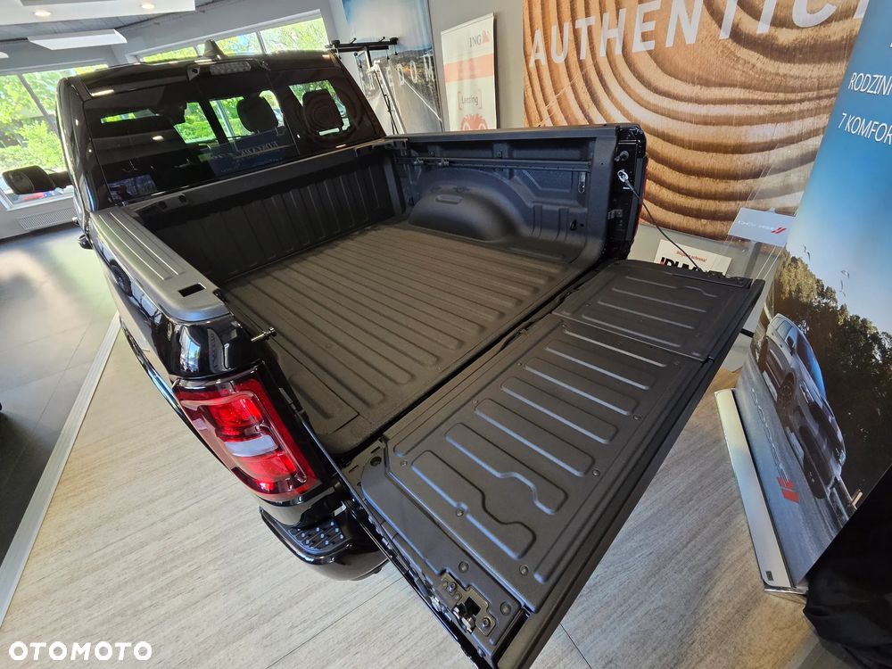 RAM 1500 Laramie Night Premium - 16