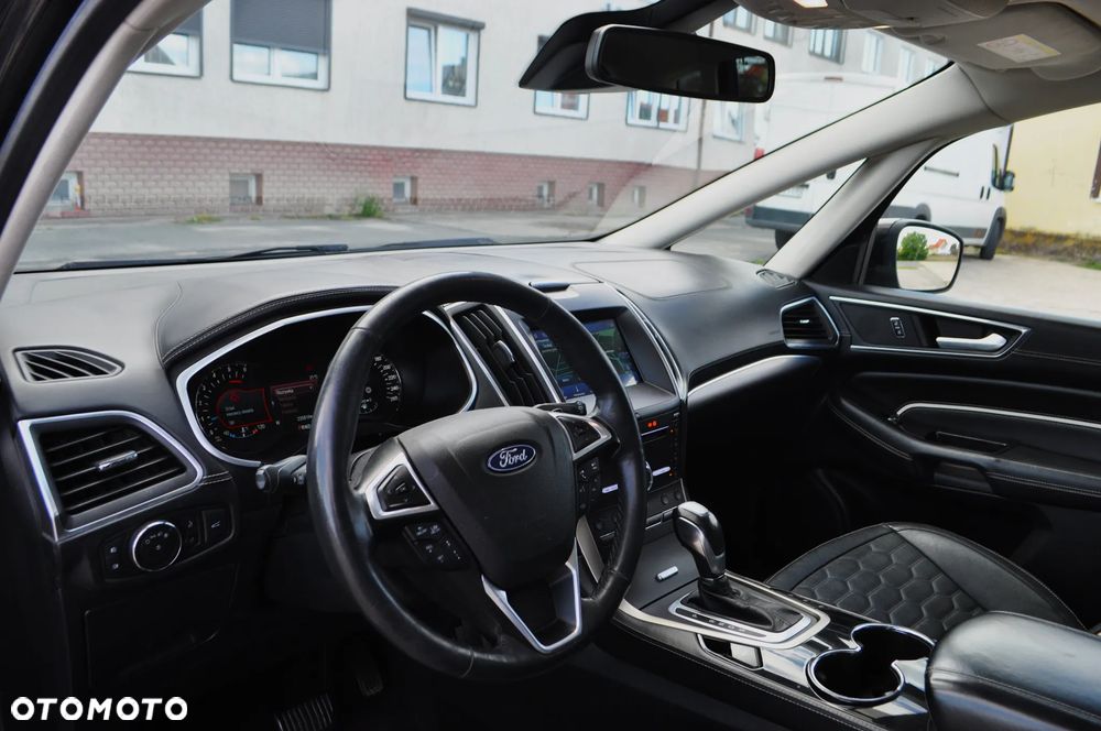 Ford S-Max - 13