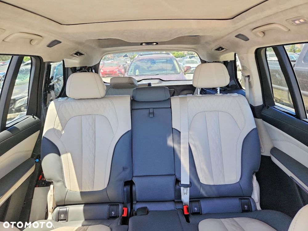 BMW X7 xDrive40i - 11