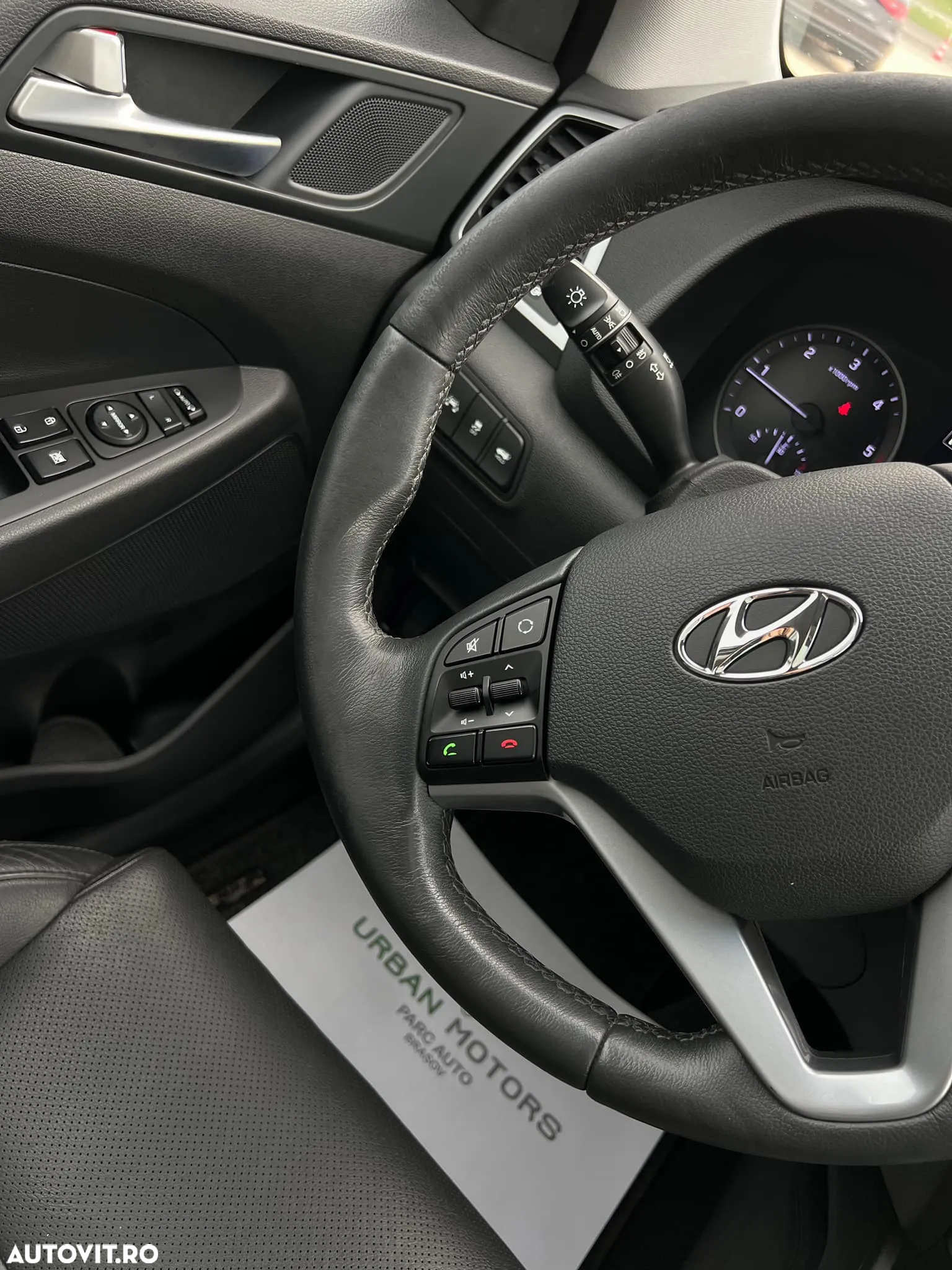Hyundai Tucson 2.0 CRDI 4WD Automatik Premium - 25