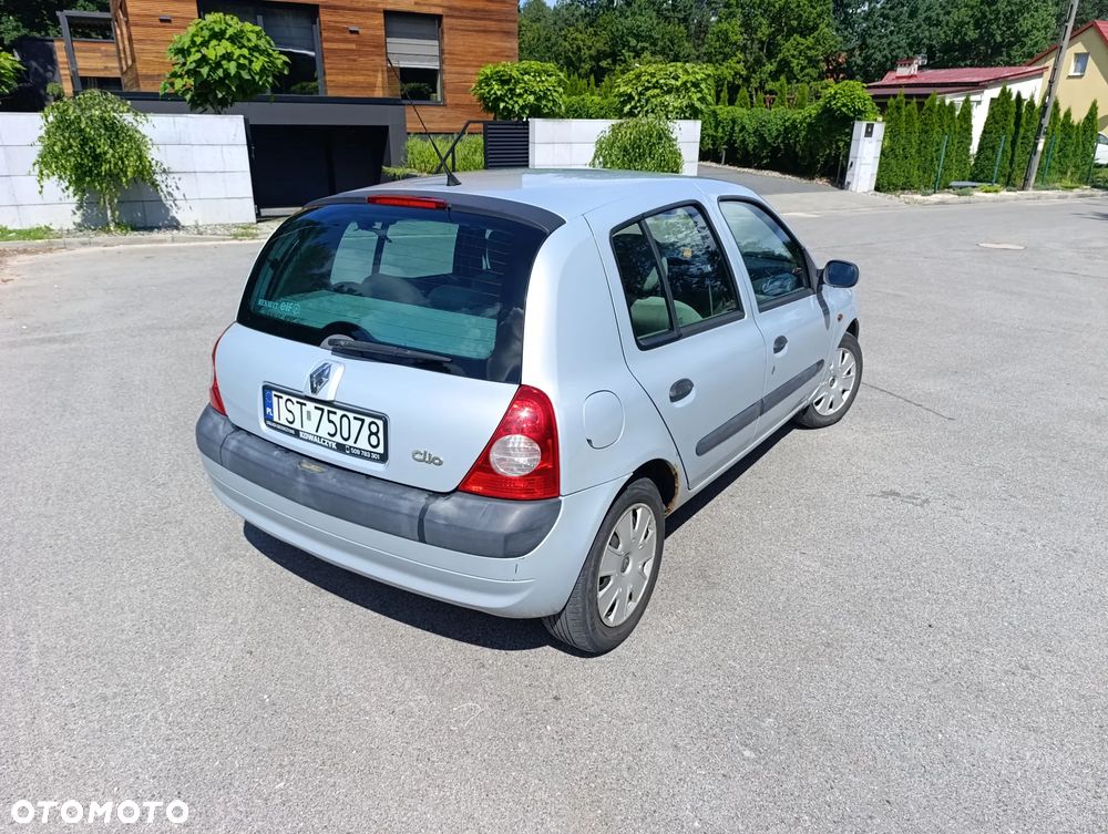 Renault Clio 1.4 16V Privilege - 4