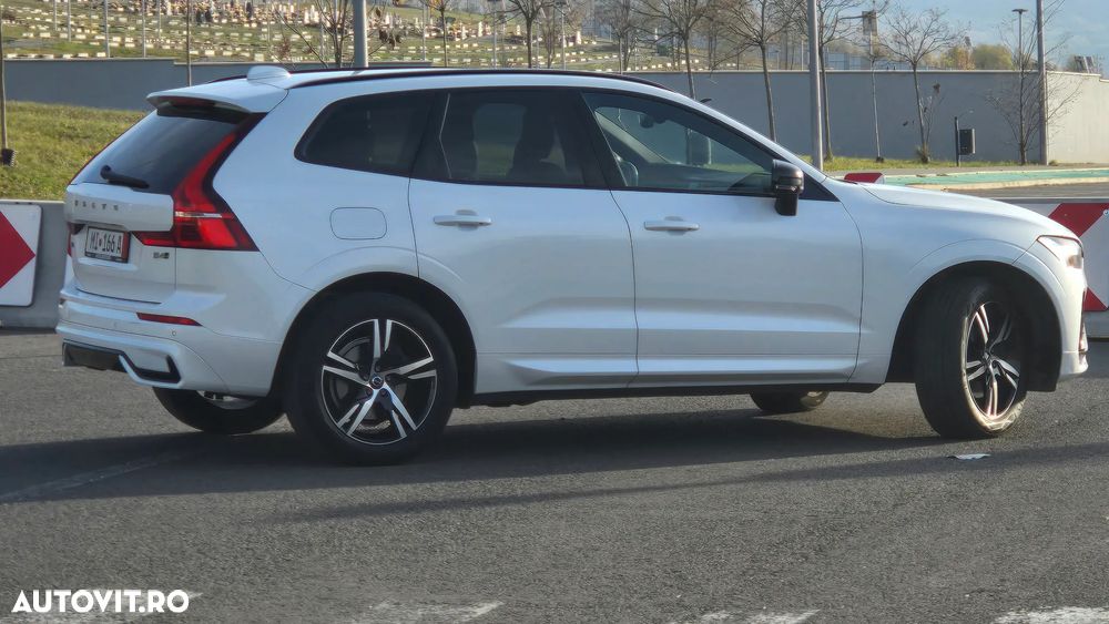 Volvo XC 60 B4 MHEV AWD R-Design - 15