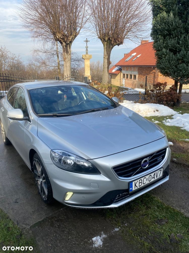 Volvo V40 D4 Drive-E R-Design Summum - 1