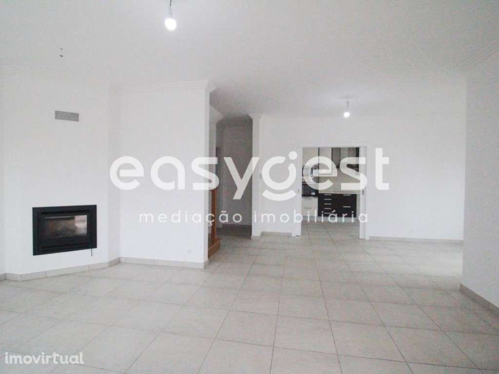 Moradia Geminada T4 junto ao centro da Ericeira com vista mar - Grande imagem: 4/34