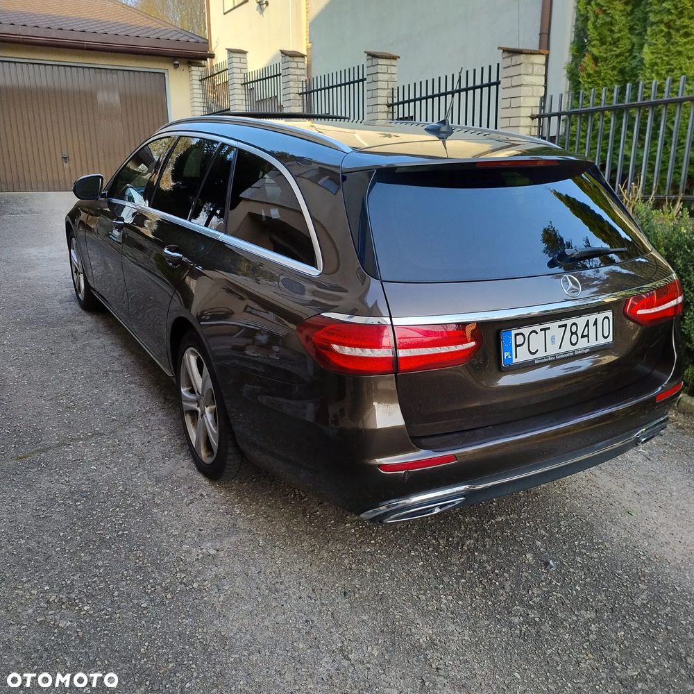 Mercedes-Benz Klasa E ver-200-d-9g--tronic-avantgarde - 4