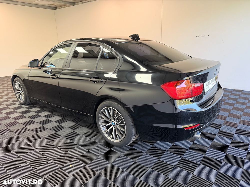 BMW Seria 3 318d Aut. - 15