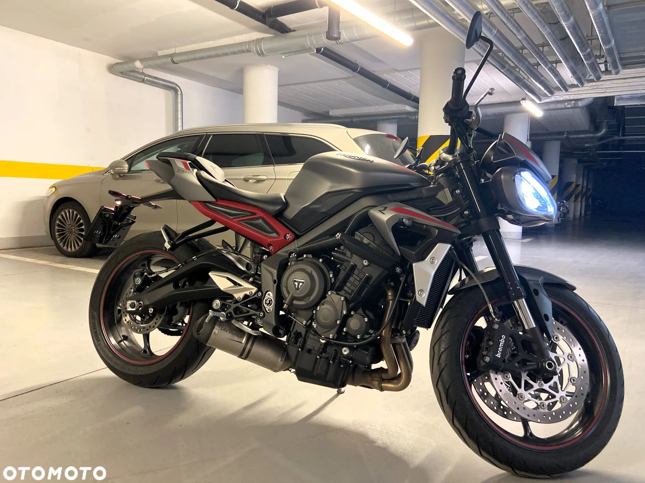 Triumph Street Triple - 1