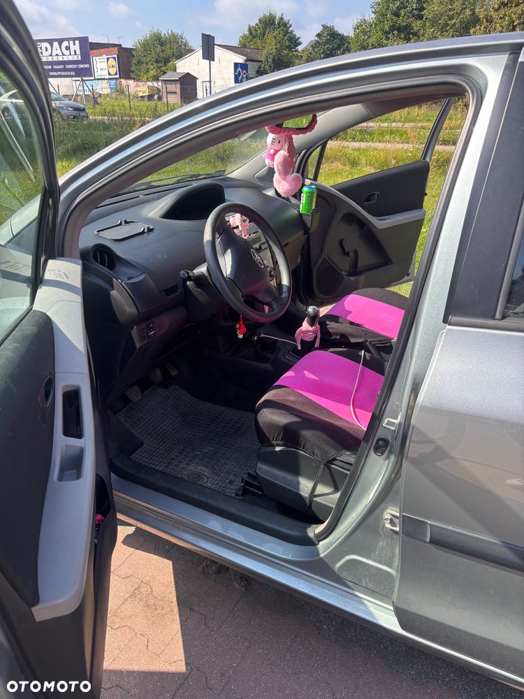 Toyota Yaris 1.3 Terra - 14