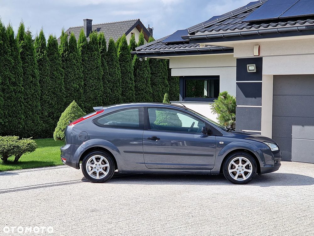 Ford Focus 1.6 16V Ambiente - 2