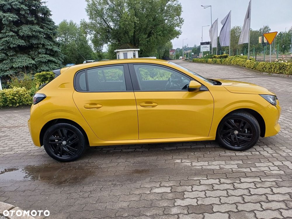 Peugeot 208 - 8