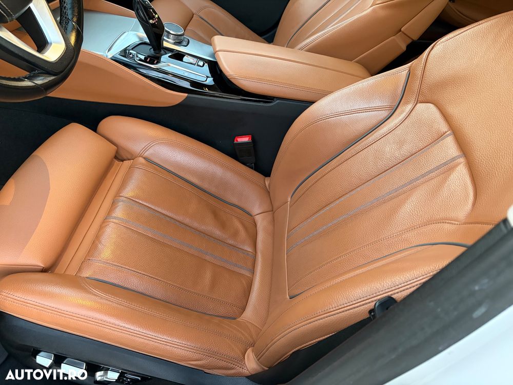 BMW Seria 5 530d xDrive AT MHEV - 14