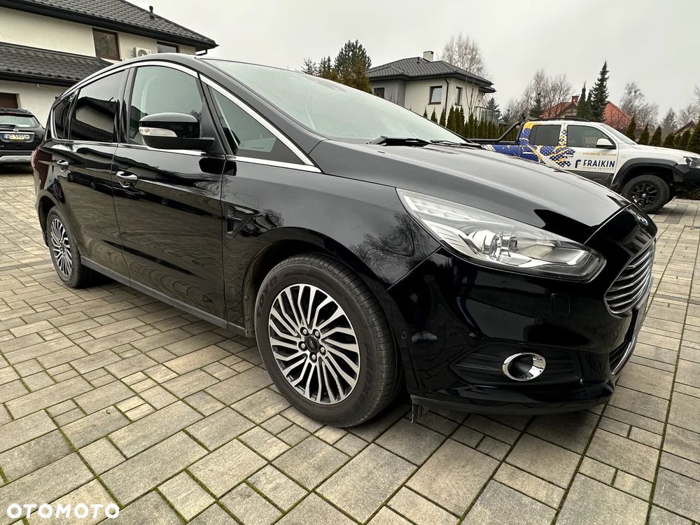 Ford S-Max - 17
