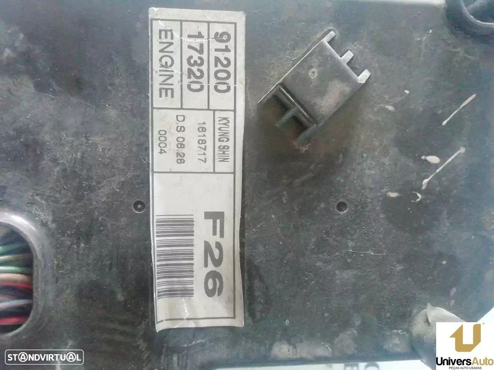 CAIXA RELÉS / FUSÍVEIS HYUNDAI MATRIX 2001 - - 4
