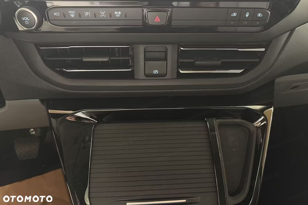 Ford Tourneo Custom - 15