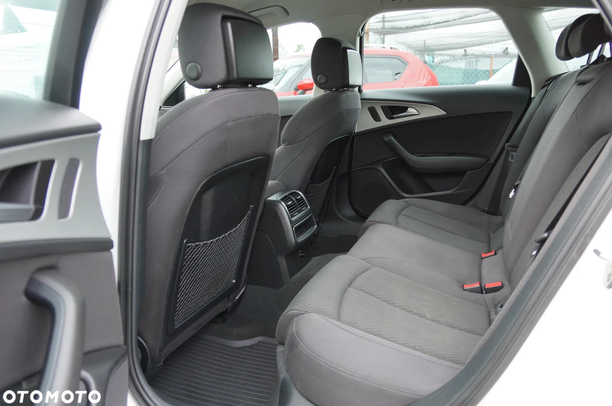 Audi A6 Avant 2.0 TDI Ultra S tronic - 29