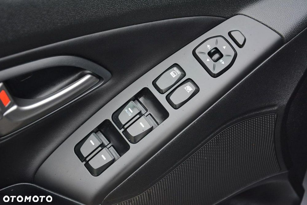 Hyundai ix35 1.7 CRDi 2WD Fifa World Cup Edition - 29