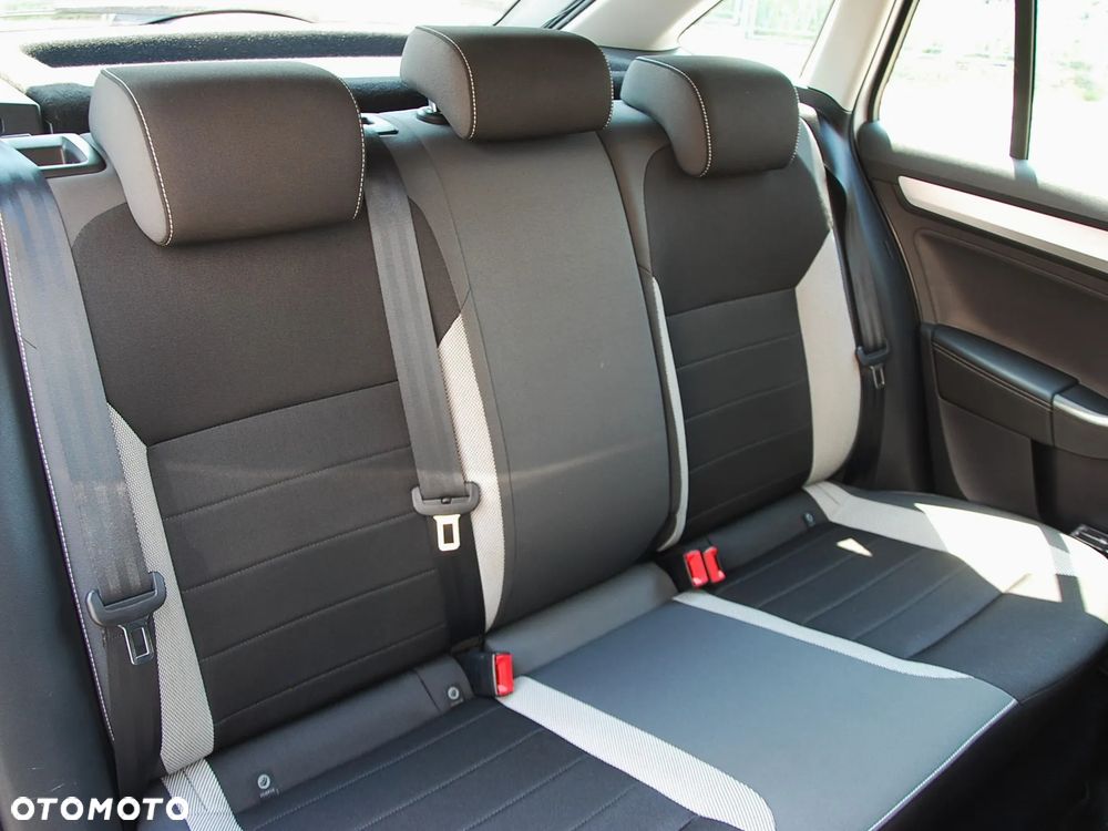 Skoda RAPID 1.0 TSI Ambition - 12