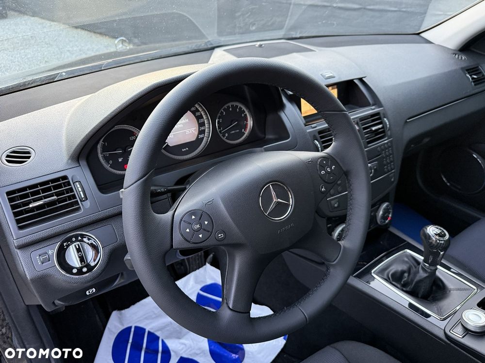 Mercedes-Benz Klasa C 180 K BlueEff Classic - 25