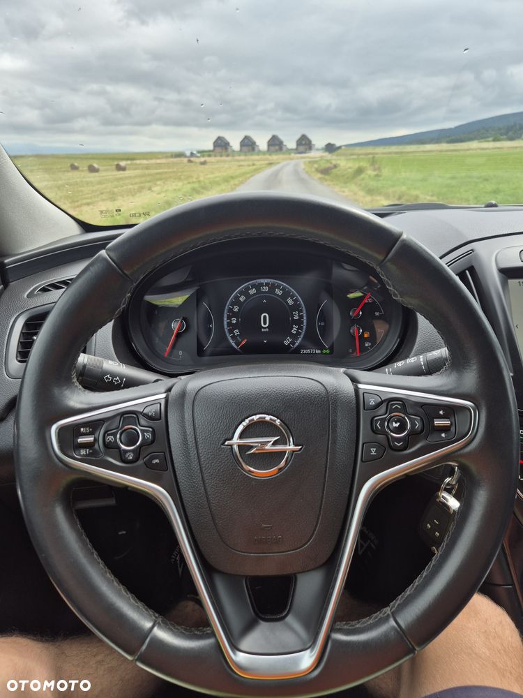 Opel Insignia - 8