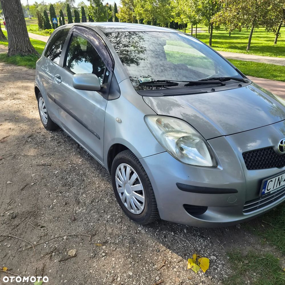 Toyota Yaris - 8
