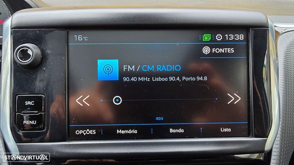 Peugeot 2008 1.2 PureTech GT Line EAT6 - 40