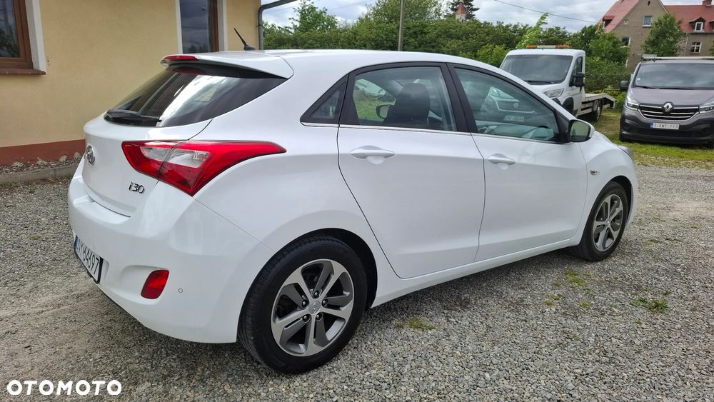 Hyundai i30 blue 1.4 YES Silver - 13