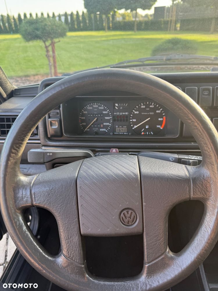 Volkswagen Golf - 6