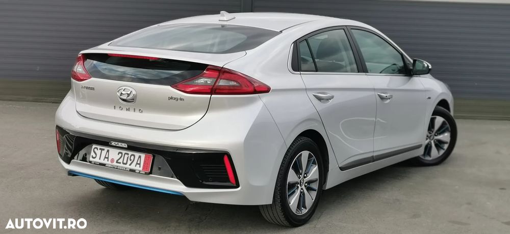 Hyundai IONIQ 1.6 GDI Premium - 6