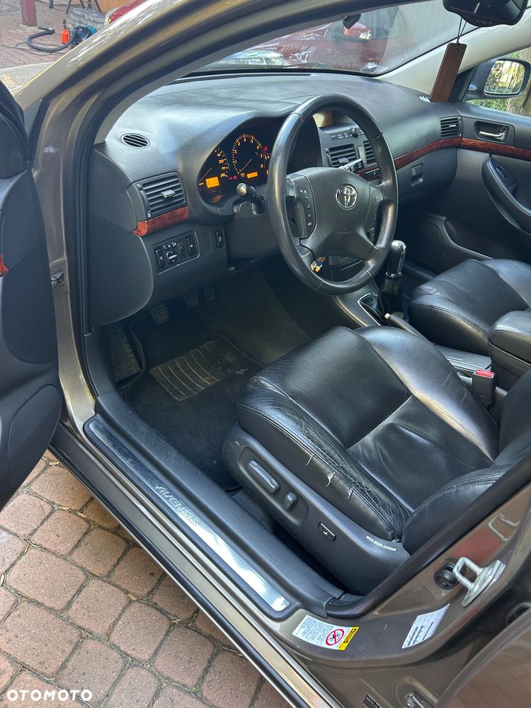 Toyota Avensis 2.0 VVT-i Sol - 9