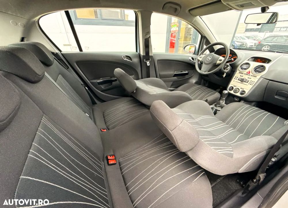 Opel Corsa 1.2i Essentia - 20