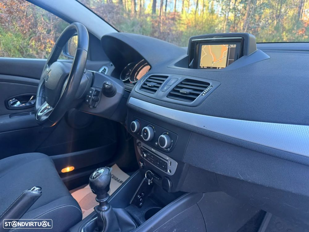 Renault MEGANE COUPE - 8