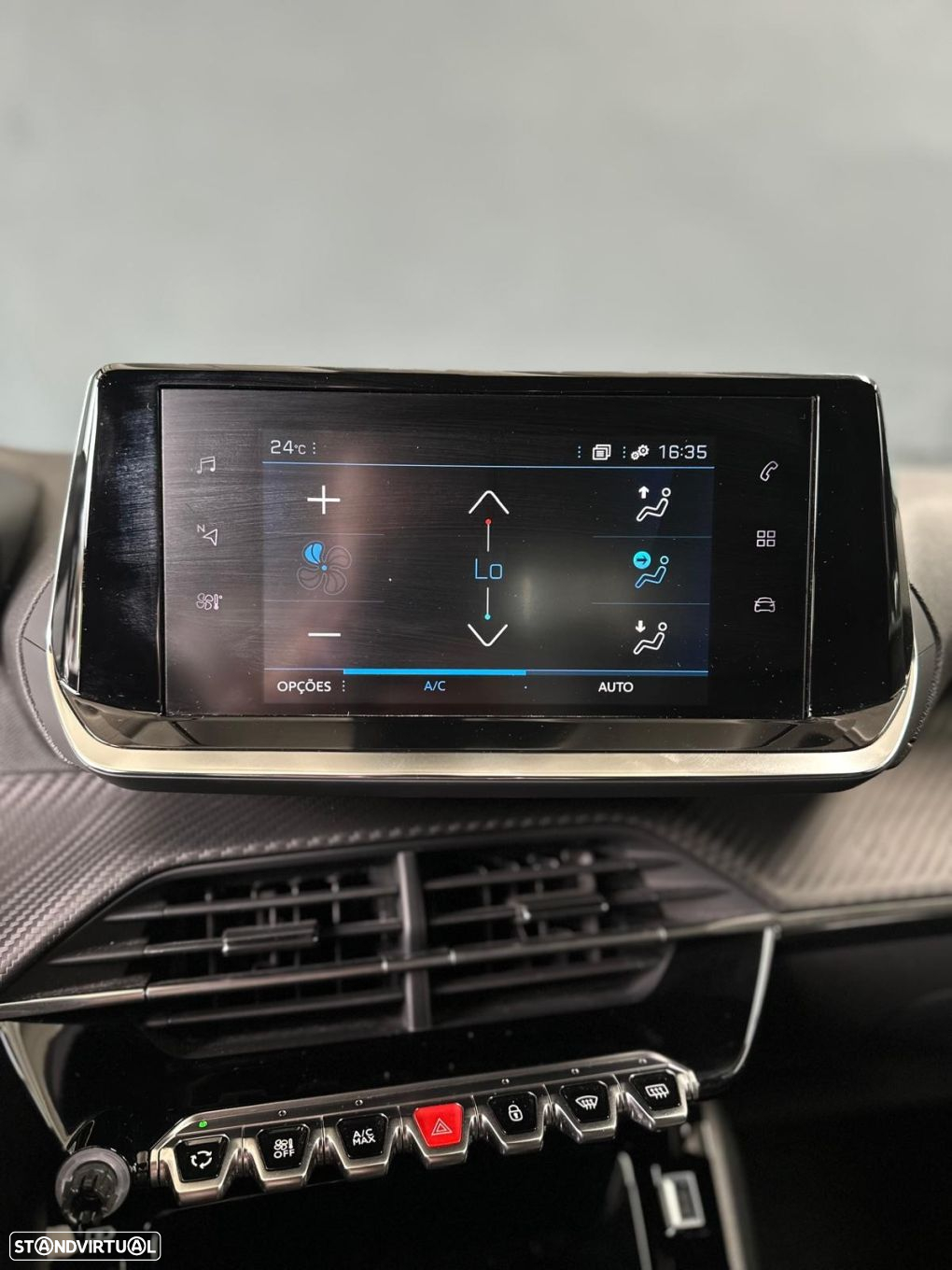 Peugeot 2008 1.2 PureTech Allure - 17