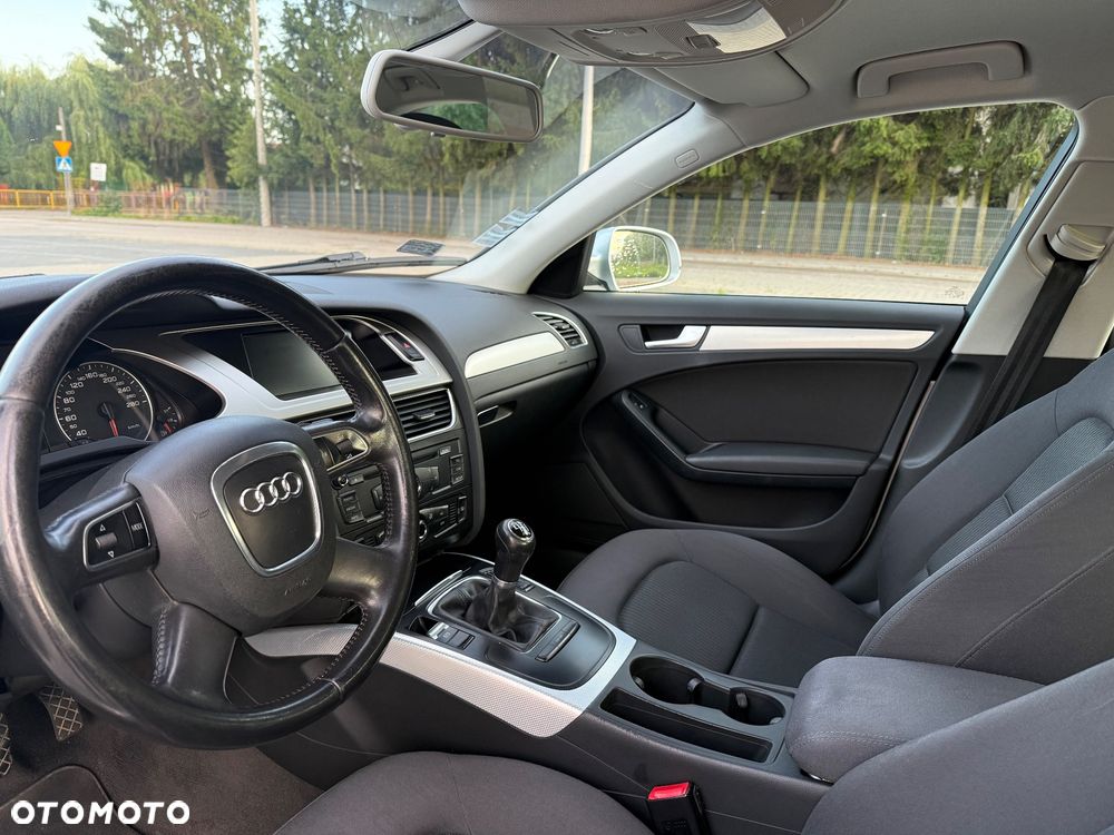 Audi A4 Limousine - 12