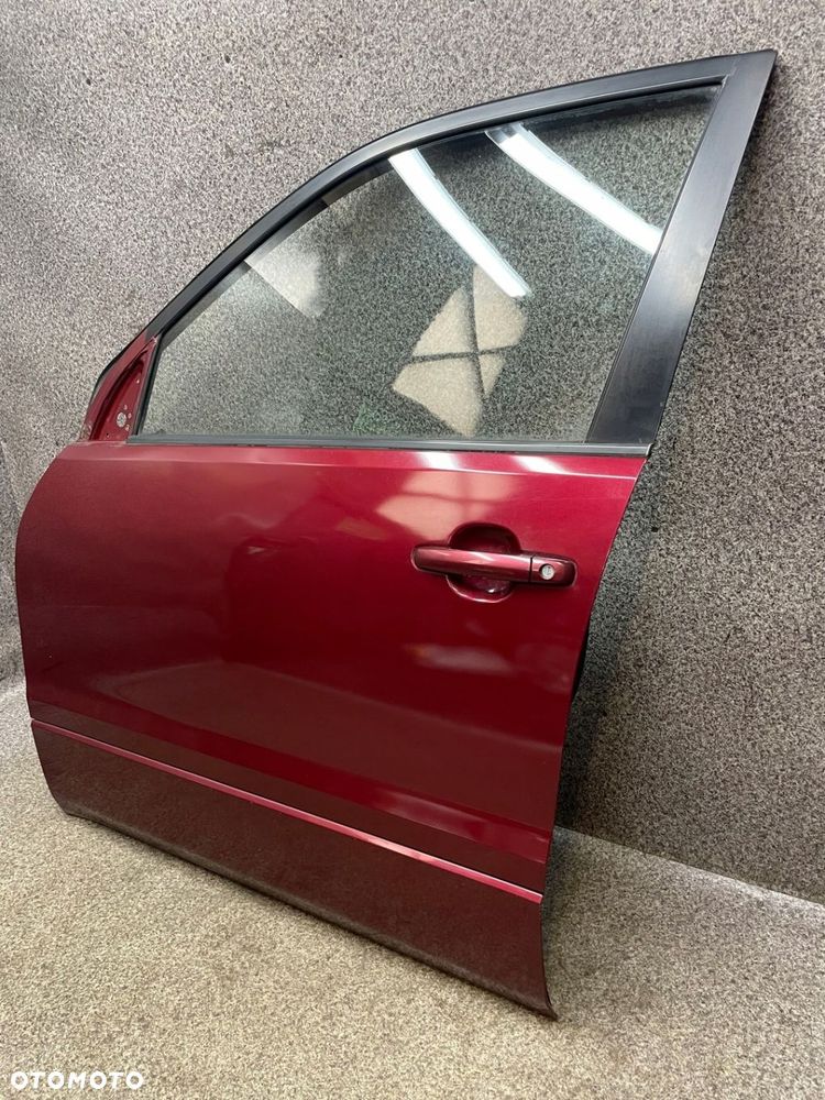 Drzwi lewy przod przednie listwa szyba ZY8 C13 Suzuki Grand Vitara 2 II - 4
