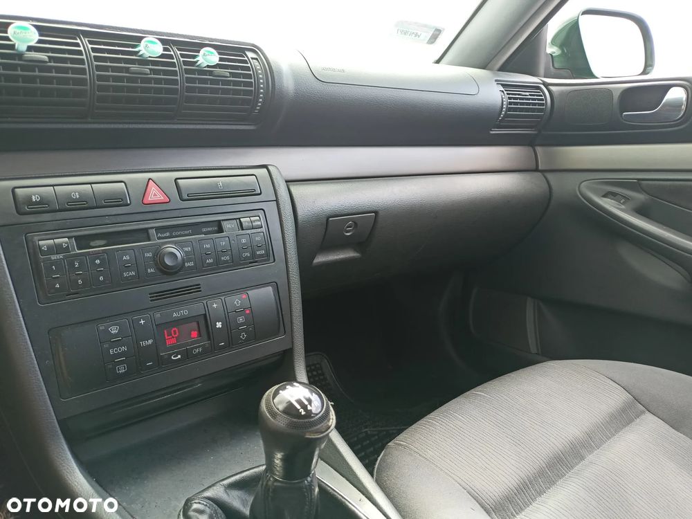 Audi A4 Avant - 11