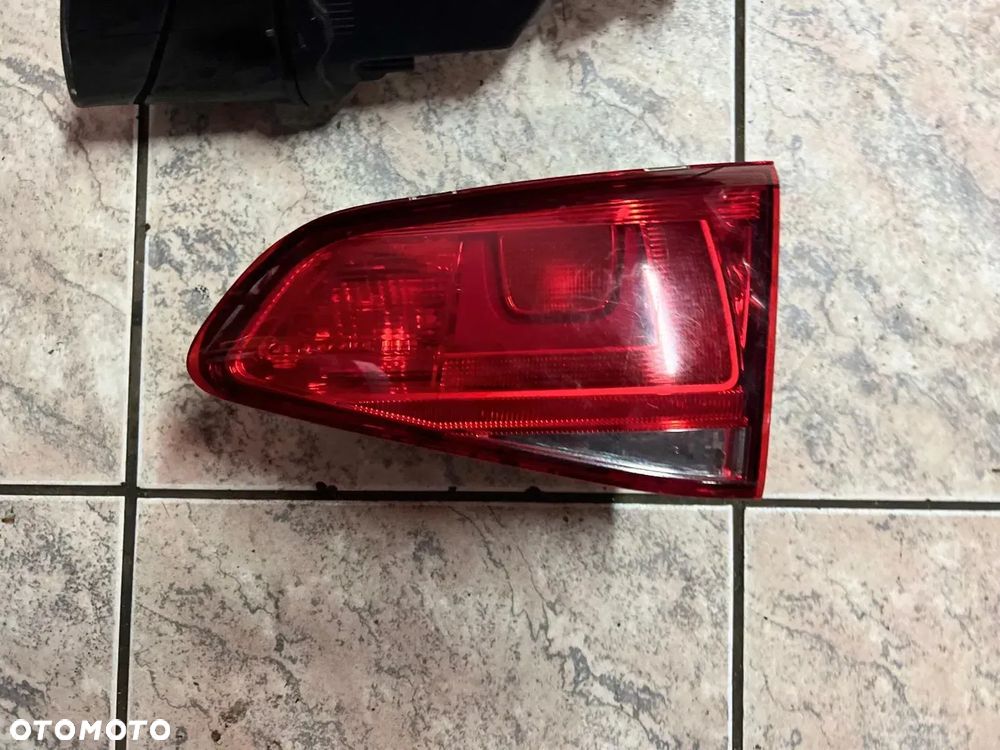 VW GOLF VII 7 LAMPA PRAWA TYŁ W KLAPĘ 5G0945094AC