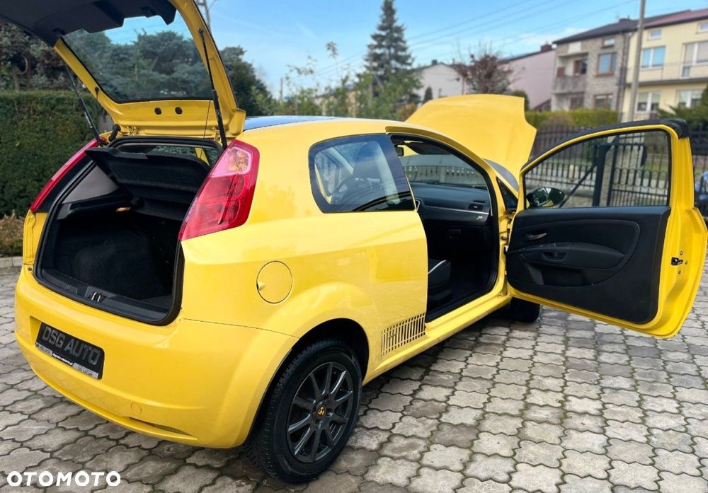 Fiat Grande Punto - 32