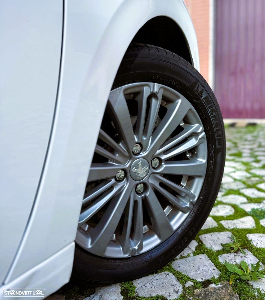 Peugeot 208 1.6 BlueHDi Style - 8