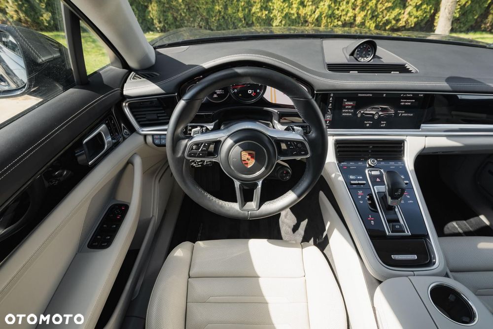 Porsche Panamera 4S - 12