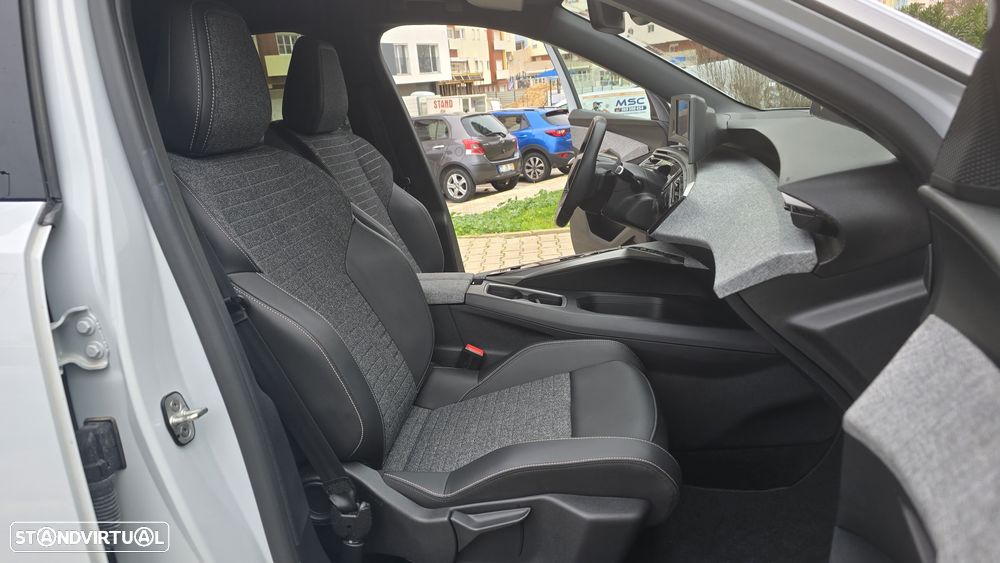 Peugeot 3008 Hybrid 145 e-DSC6 Allure - 24