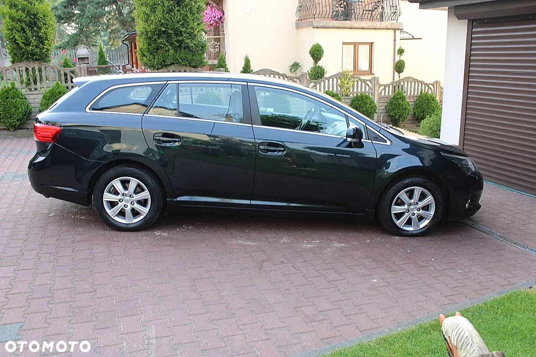 Toyota Avensis 2.0 D-4D Premium - 3