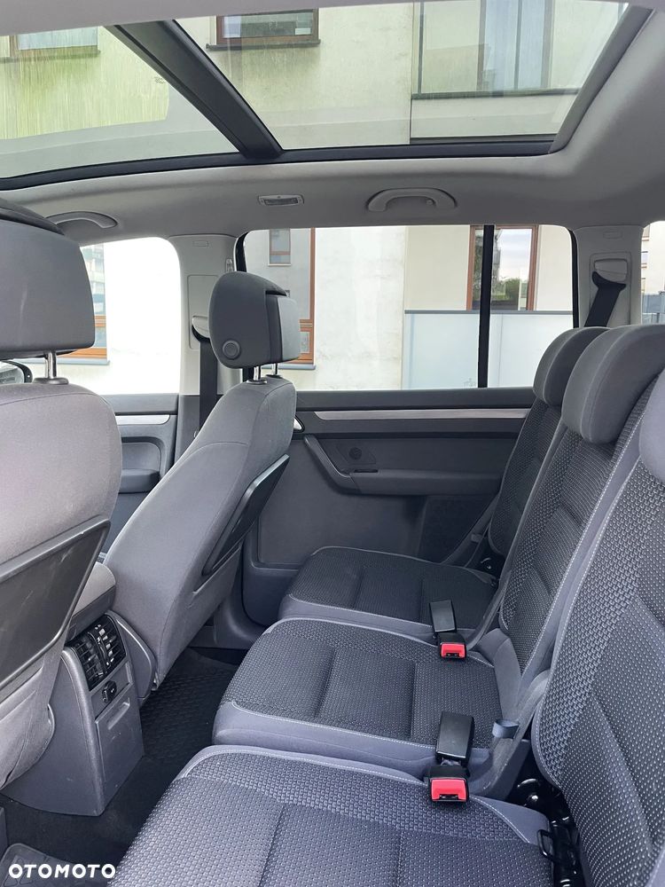 Volkswagen Touran 2.0 TDI DSG Highline - 10