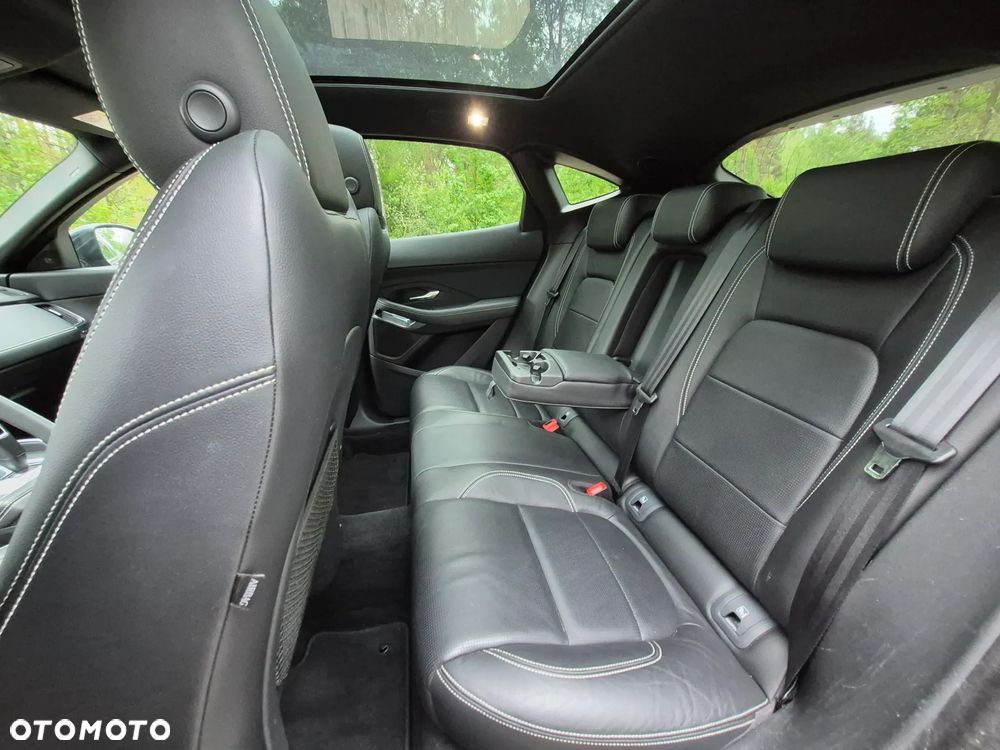 Jaguar E-Pace 2.0 P250 mHEV AWD R-Dynamic Black - 31